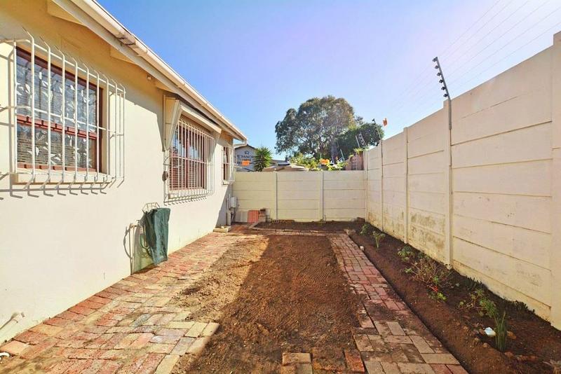 3 Bedroom Property for Sale in Panorama Western Cape